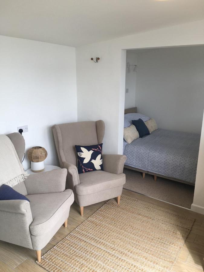 1-Bedroom Chalet With Parking On Site Looe Exterior photo