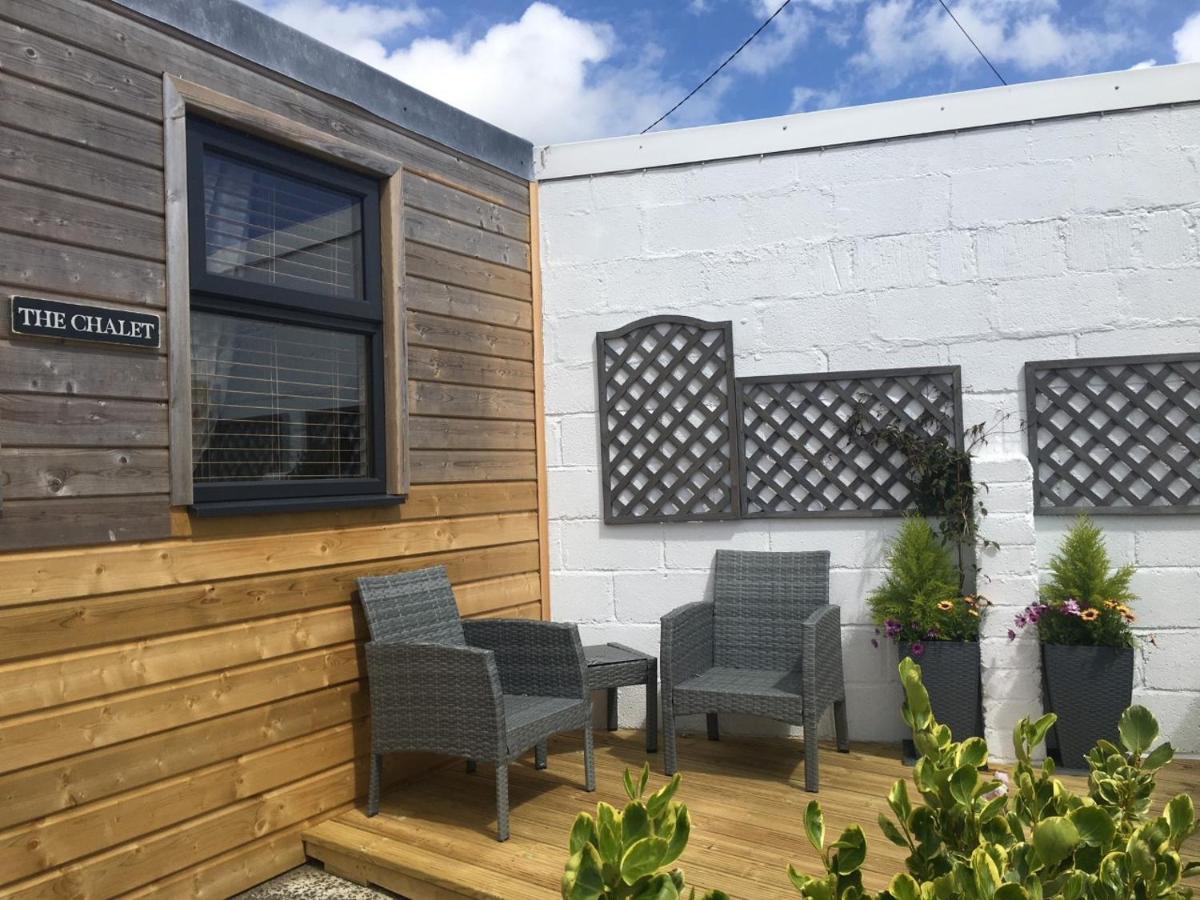 1-Bedroom Chalet With Parking On Site Looe Exterior photo